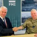 Arbit's products will play a central role in the extensive digitization task we are facing, which will be crucial for the operational work of the Armed Forces, says the head of DALO, who is seen here together with Arbit's CEO, Rasmus Borch, at the signing of the framework agreement